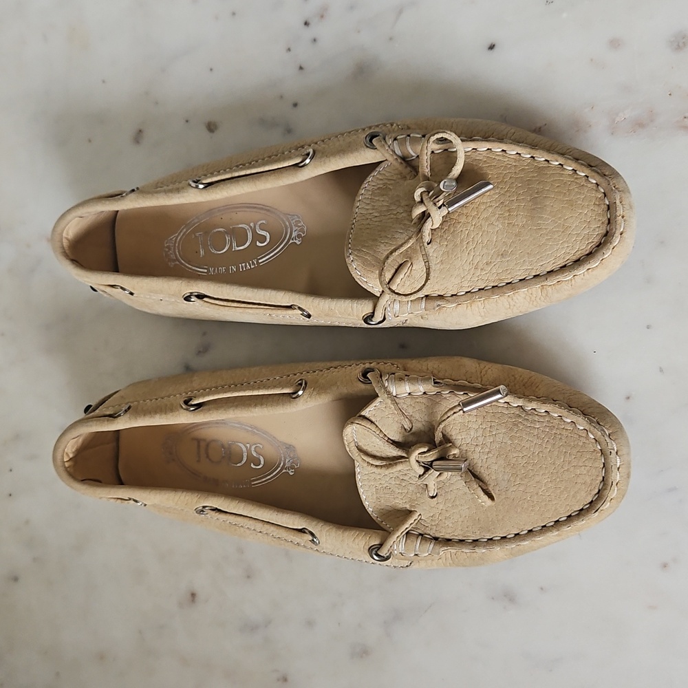 TOD'S: Cream Suede Driving Loafers